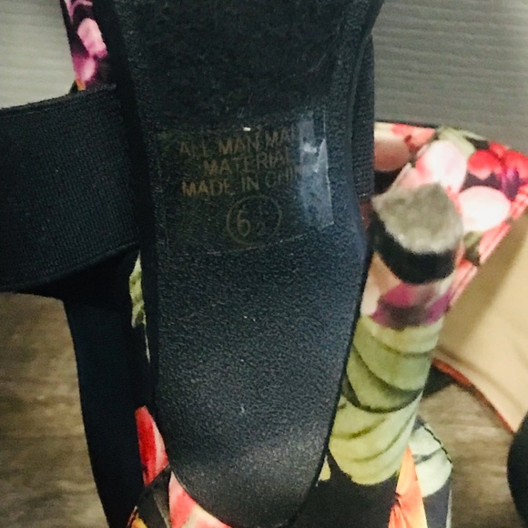 Shoes - Picture 2 of 4